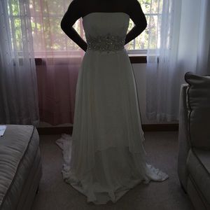 Exclusive Bridals A.C.E Sample Wedding Dress
